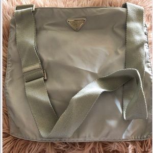🧸Vintage Prada crossing bag